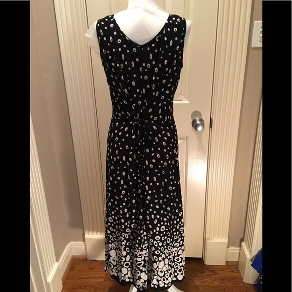 Lovely black and white dress with slits - Picture 2 of 2